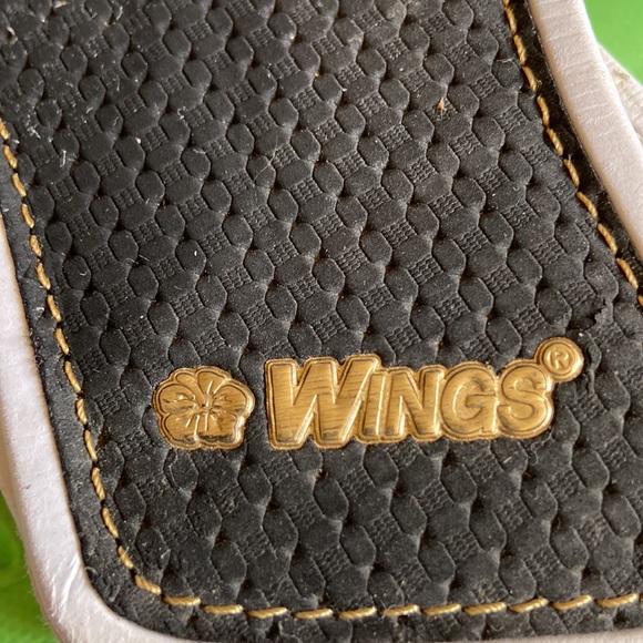 Wings Super flip flops green black and white. See toes perfectly smooth no wear - Picture 5 of 6